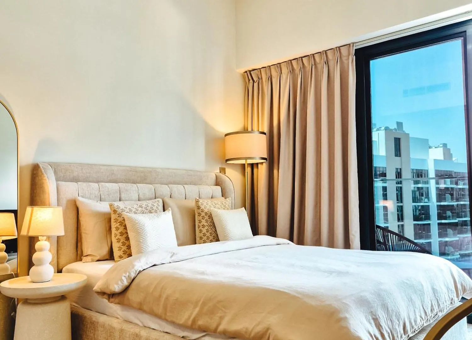 Premium Plus Studio Apartment - Nahe Downtown Dubai